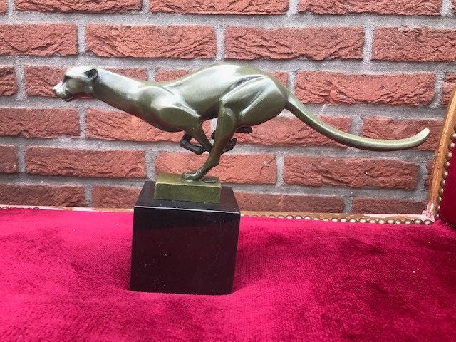 gepatineerd bronzen beeld, rennend jachtluipaard, Ophalen of Verzenden, Gemerkt, Brons, Beeld