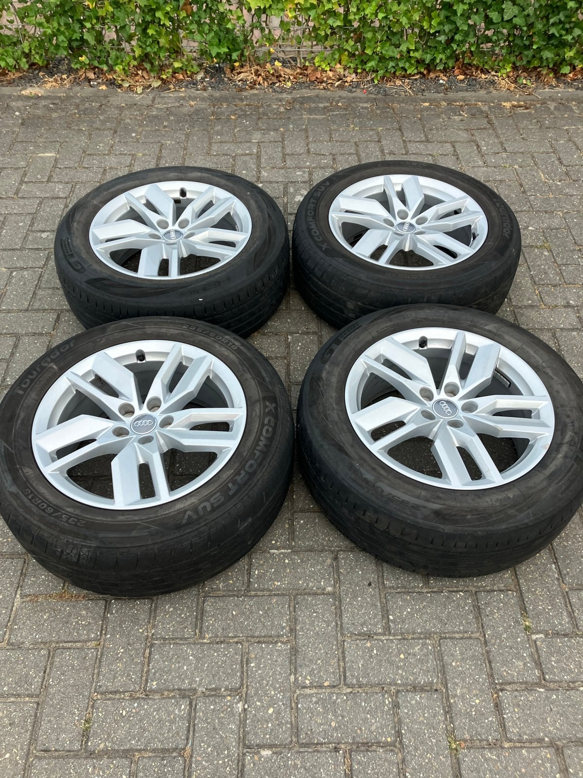 Audi Q5 Velgen 18 inch met zomerbanden, Ophalen, 18 inch, Gebruikt, Banden en Velgen