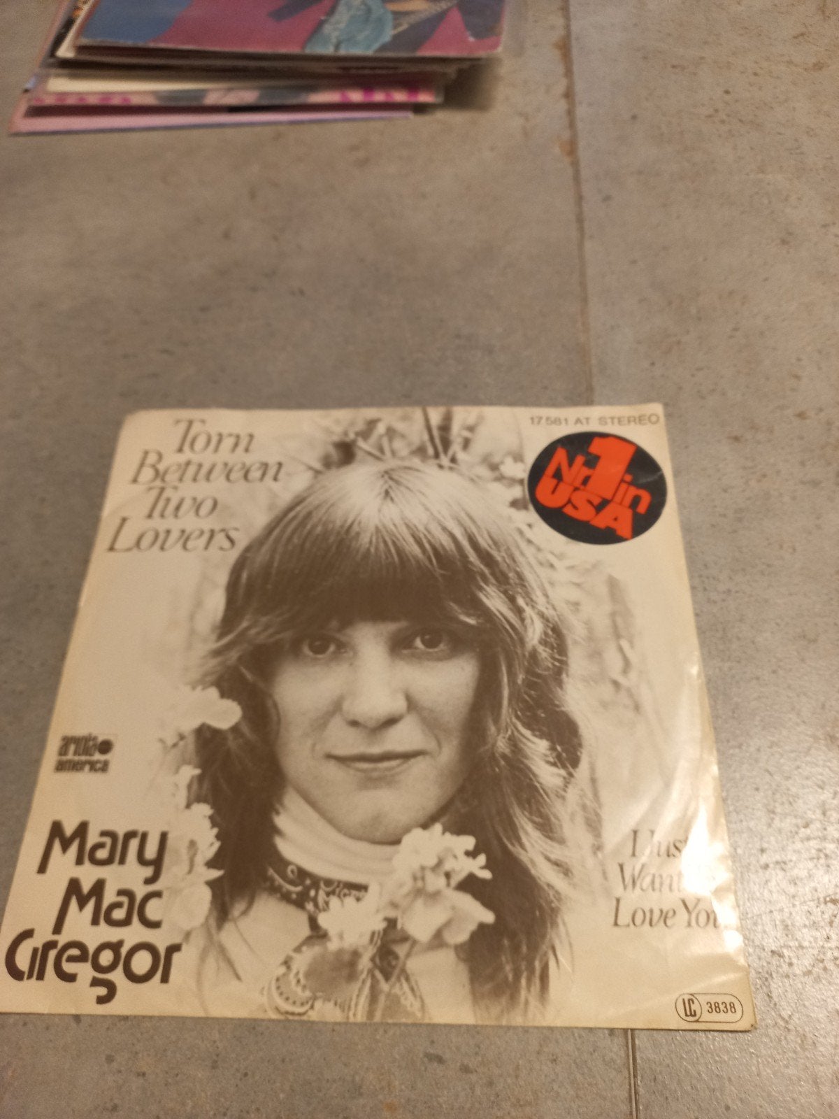 Mary MacGregor - Torn Between Two Lovers (Vinyl Single), Ophalen of Verzenden, Gebruikt, 7 inch, Pop