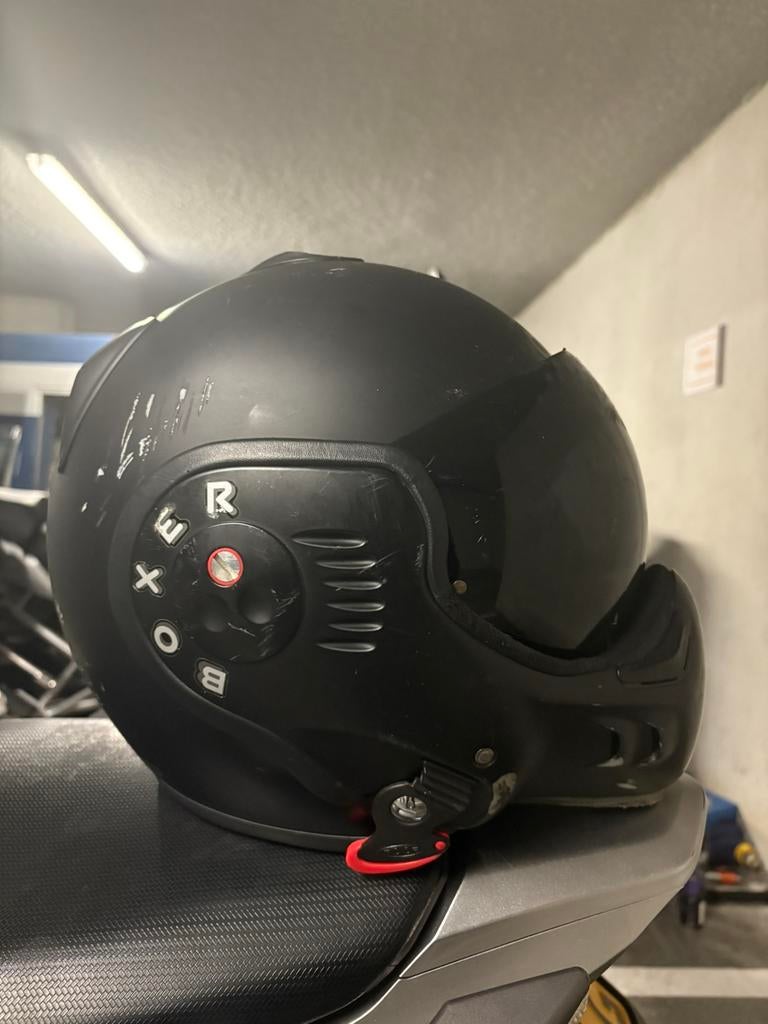 Boxer helm met kras schade en rode oortje stuk Maat M, Ophalen of Verzenden, Gebruikt, Medium