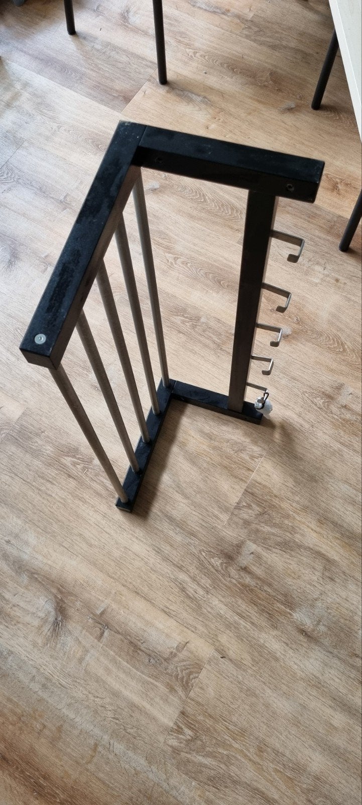 IKEA TJUSIG Kapstok Zwart - Gebruikt, Huis en Inrichting, Woonaccessoires | Kapstokken, Ophalen, Gebruikt, Metaal, Wandkapstok