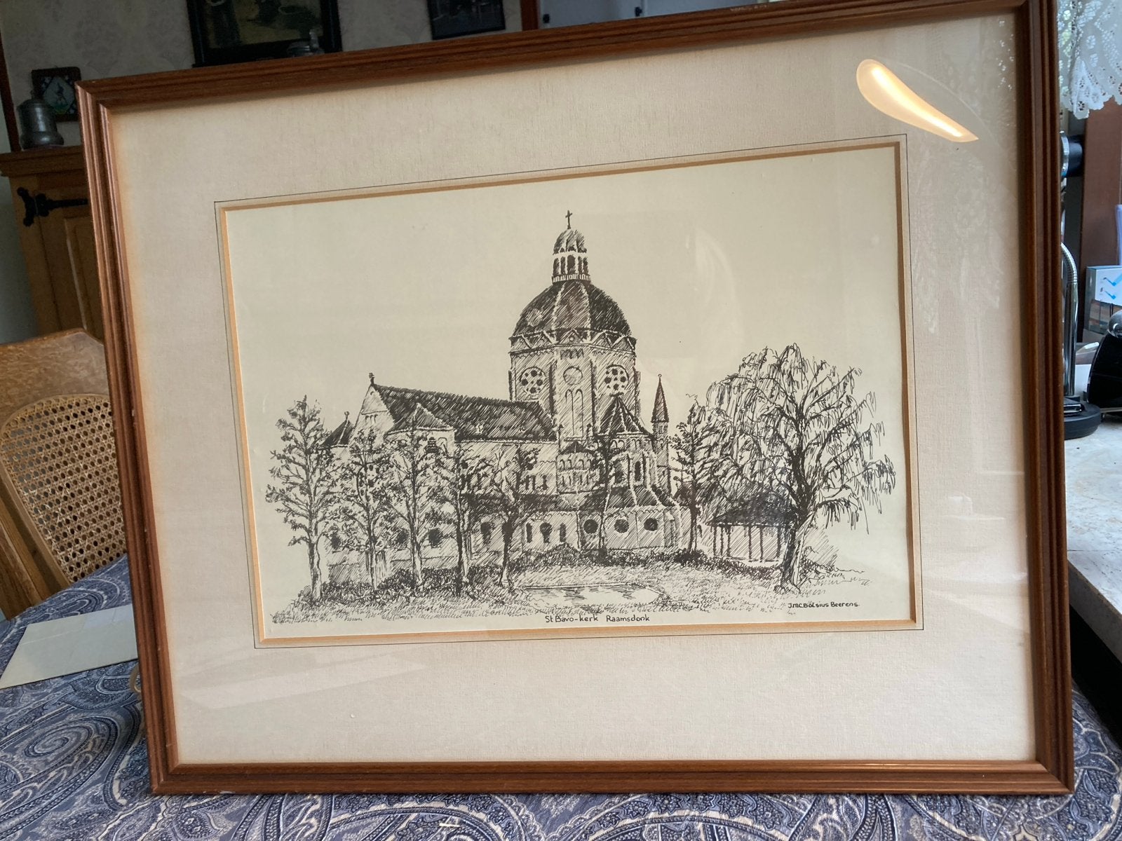 Ingelijste  ets  van de  St. Bavokerk Raamsdonk, Ophalen of Verzenden