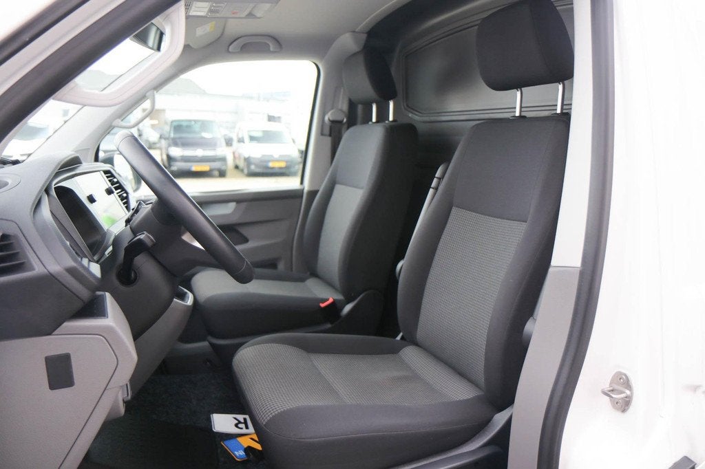Volkswagen Transporter 2.0 TDI 150pk L2H1 28 | App Connect |, Voorwielaandrijving, 12 maanden, Stof, Gebruikt