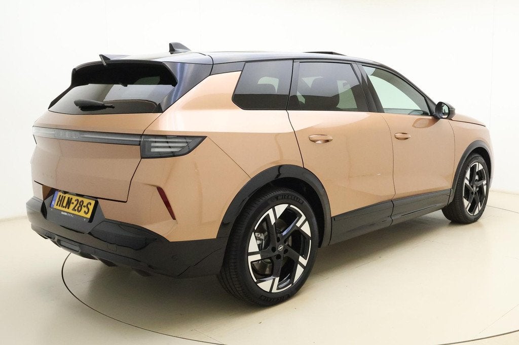 Opel Grandland Electric GS 73 kWh | Panoramisch Schuifdak |, Auto's, Opel, Stof, Gebruikt, 213 pk, Bruin