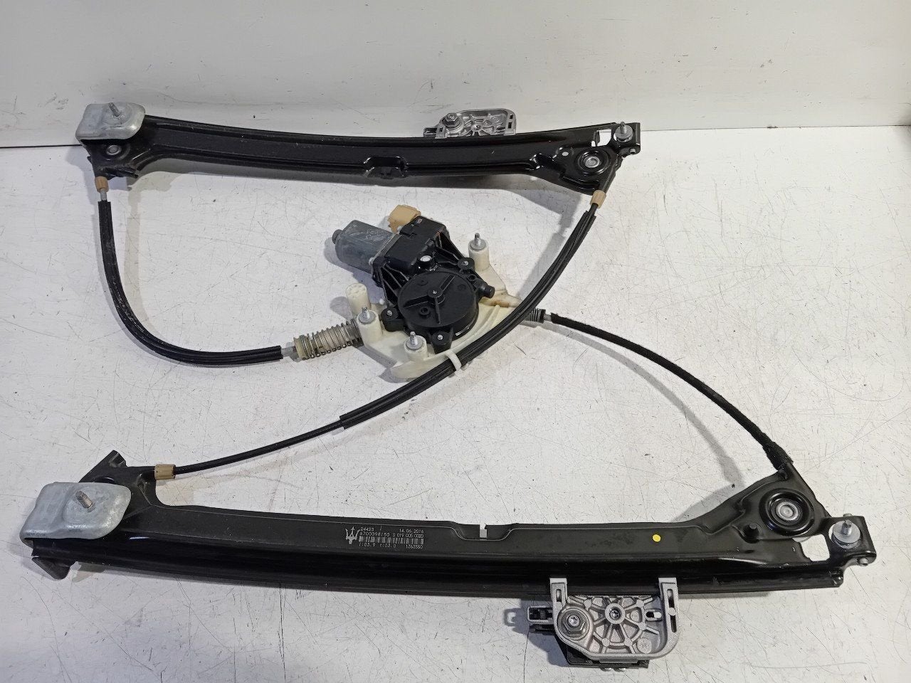 Raammechaniek elektrisch rechts voor Maserati Ghibli, Auto-onderdelen, Ruiten en Toebehoren, Onderdelen@venauto.nl, Gebruikt, Ettenseweg 76, 4706 PB Roosendaal, The Netherlands