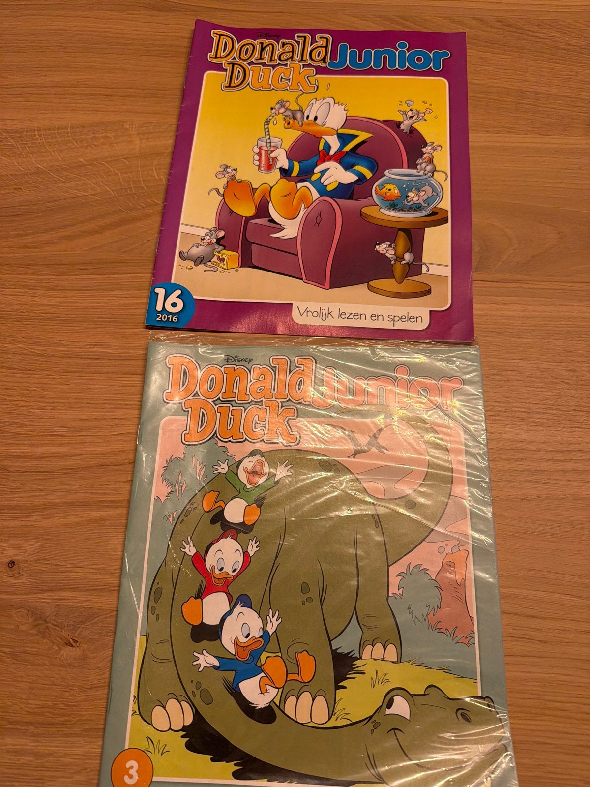 Donald Duck Junior 2x, Ophalen of Verzenden, Nieuw, Fictie algemeen