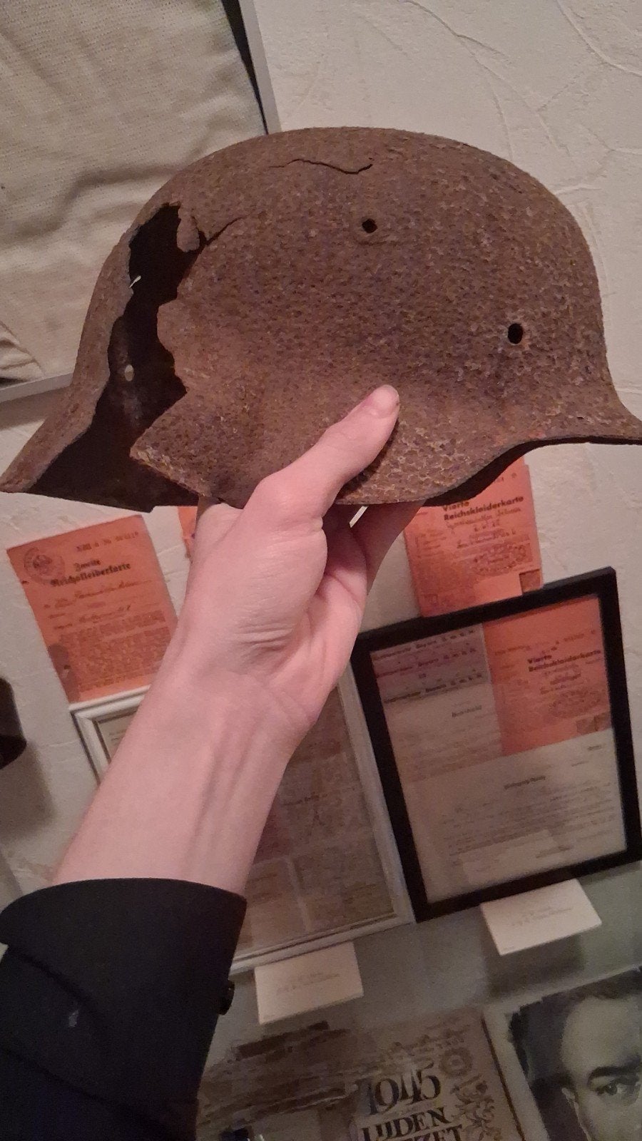 Duitse Relic M42 Helm - Battle Damaged, Verzamelen, Ophalen, Luchtmacht, Duitsland, Helm of Baret