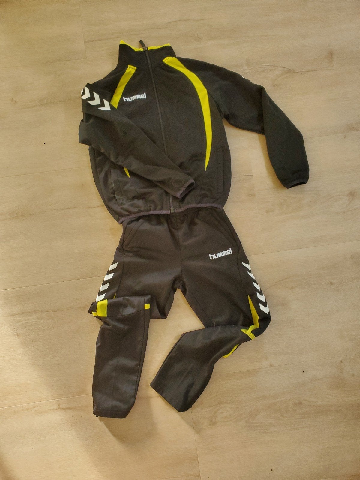 Trainingspak, Sport- of Zwemkleding, Ophalen of Verzenden, Zo goed als nieuw, Hummel