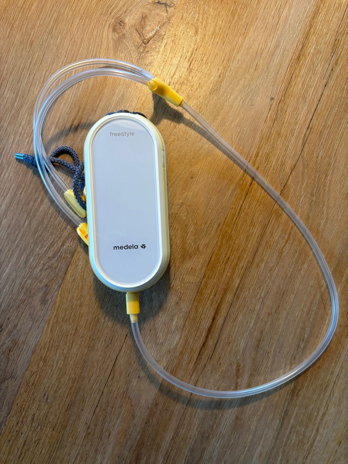 Medela Freestyle handsfree borstkolf set met accessoires, Kinderen en Baby's, Gebruikt, Medela, Borstkolf, Ophalen of Verzenden