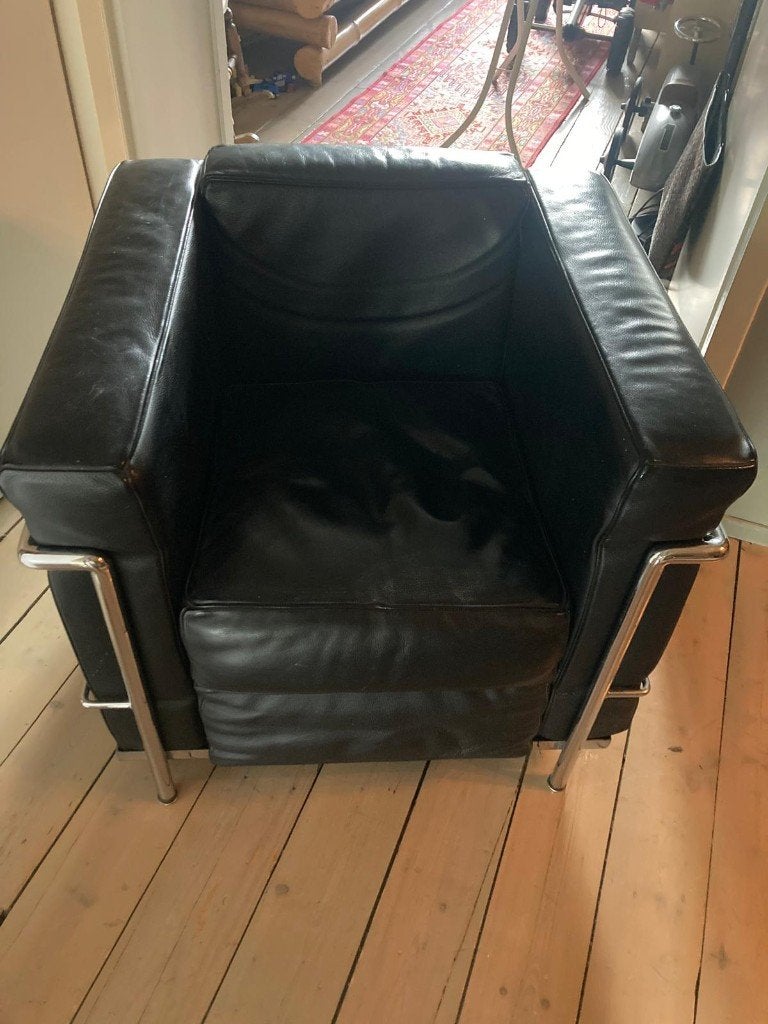 Le Corbusier Cassina replica 2 stuks, Ophalen, 75 tot 100 cm, Zo goed als nieuw, Leer