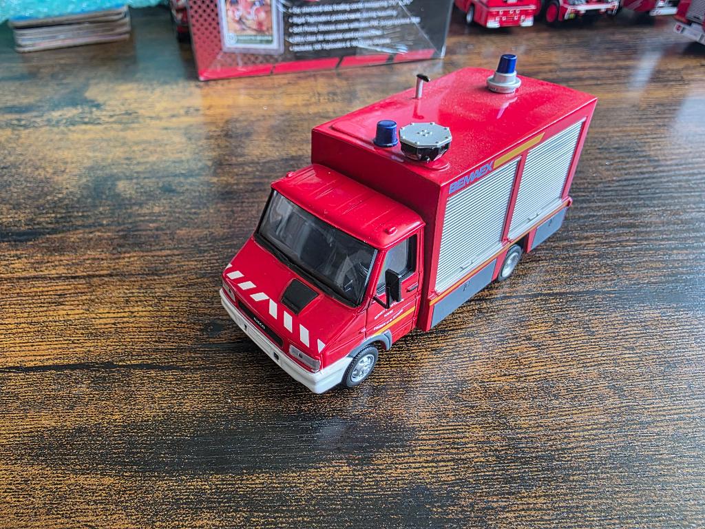 Brandweerauto 1:50 VSR IVECO Frankrijk 1999 FIREMAN SERVICE, Ophalen of Verzenden, Gebruikt, Bus of Vrachtwagen, Wsi