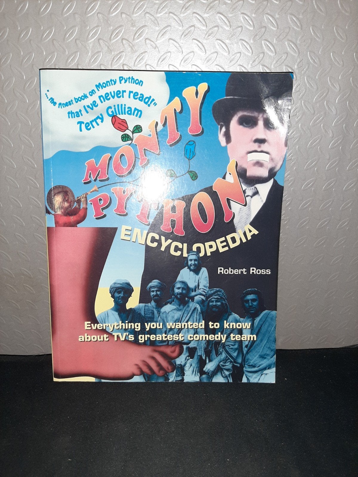 Monty Python Encyclopedia - Robert Ross (Engels), Ophalen of Verzenden, Gelezen, Robert Ross, Europa overig