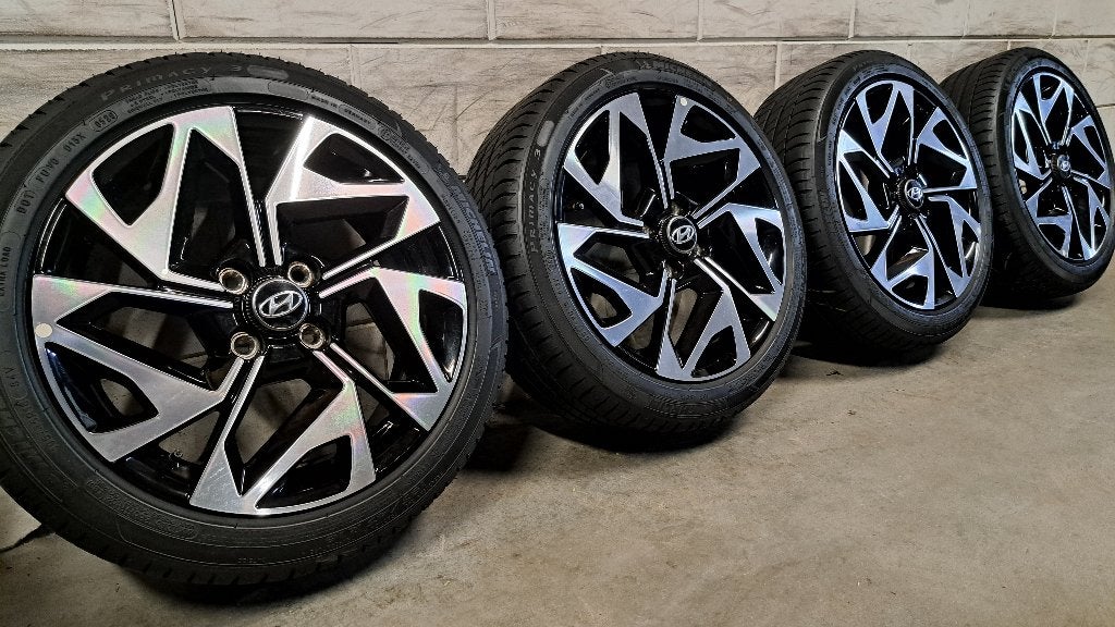 Bi-color N-line velgen Hyundai i10 Picanto 195/45/16 ZGAN!, Auto-onderdelen, Banden en Velgen, Banden en Velgen, Zomerbanden, 16 inch