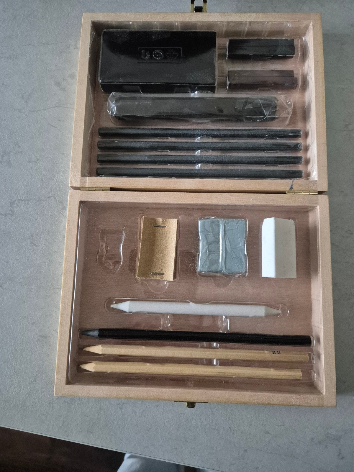 Crelado Tekenset met Potloden, Houtskool en Accessoires, Ophalen of Verzenden, Zo goed als nieuw, Overige typen