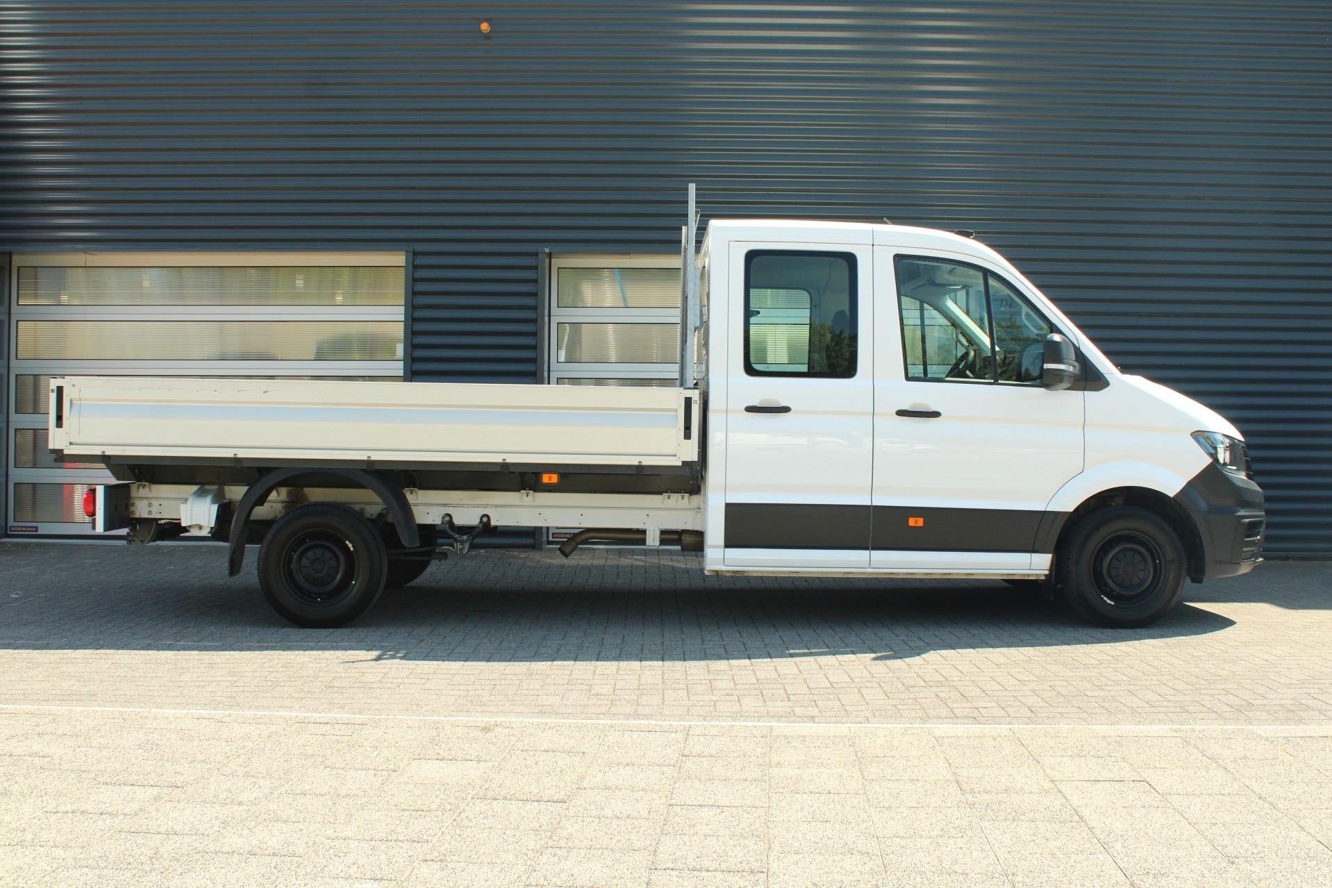 Volkswagen Crafter 35 2.0 TDI 140pk L4 DC Trendline | Open L, Voorwielaandrijving, 12 maanden, Stof, Gebruikt
