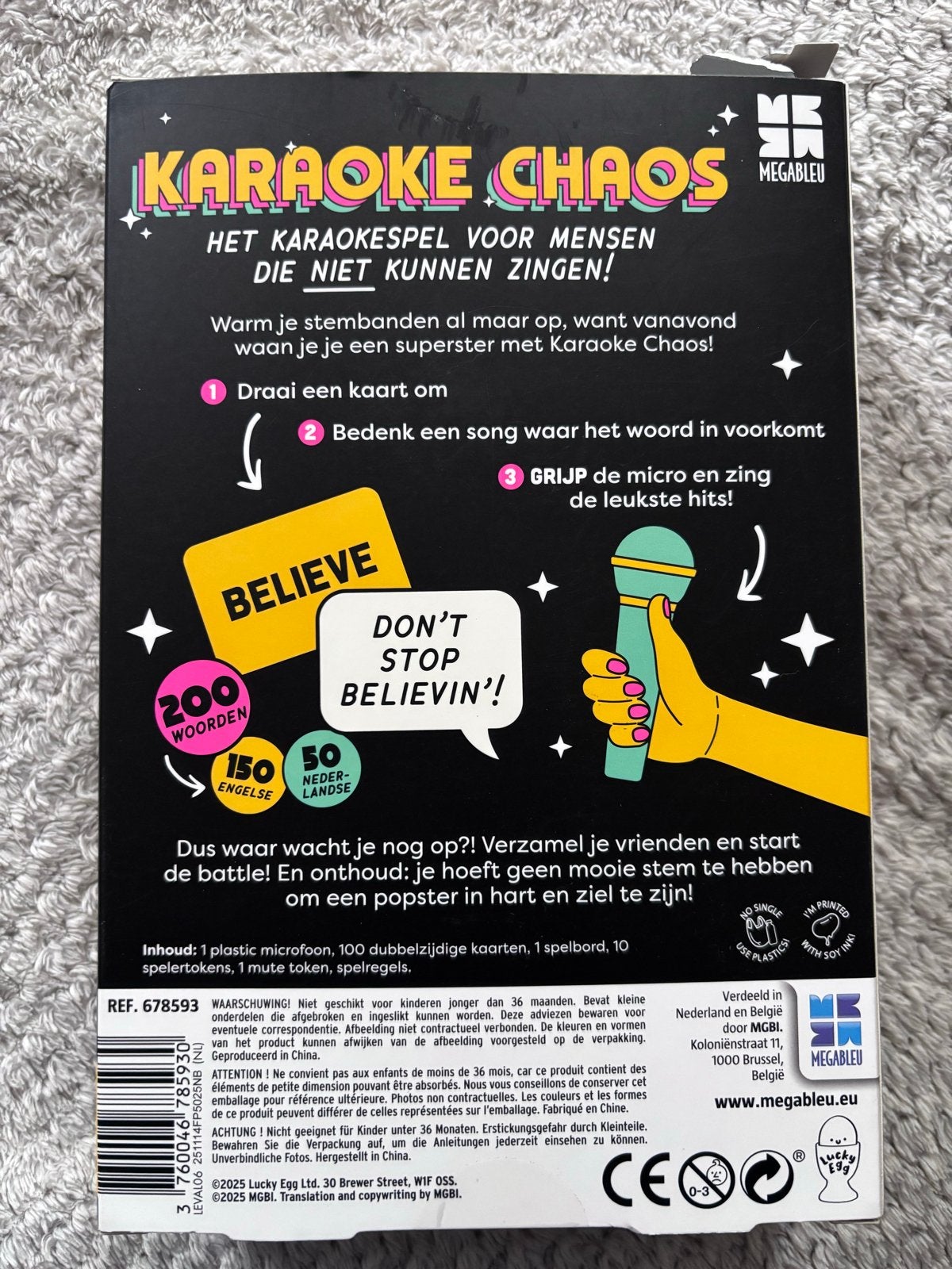 Karaoke Chaos - Het karaokespel voor mensen die niet kunnen, Ophalen of Verzenden, Zo goed als nieuw, Overige typen