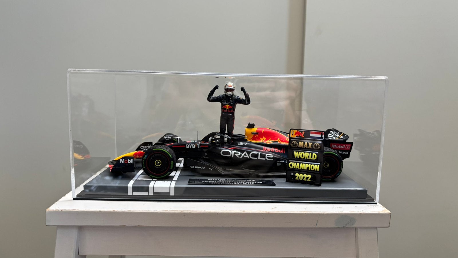 Max Verstappen 1:18 world champion 2022 GP Japan, Ophalen of Verzenden, Nieuw, Auto, MiniChamps