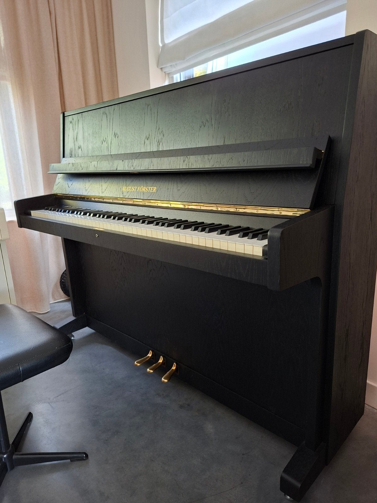August Förster piano matzwart als nieuw, Muziek en Instrumenten, Ophalen of Verzenden, Zo goed als nieuw, Zwart, Piano