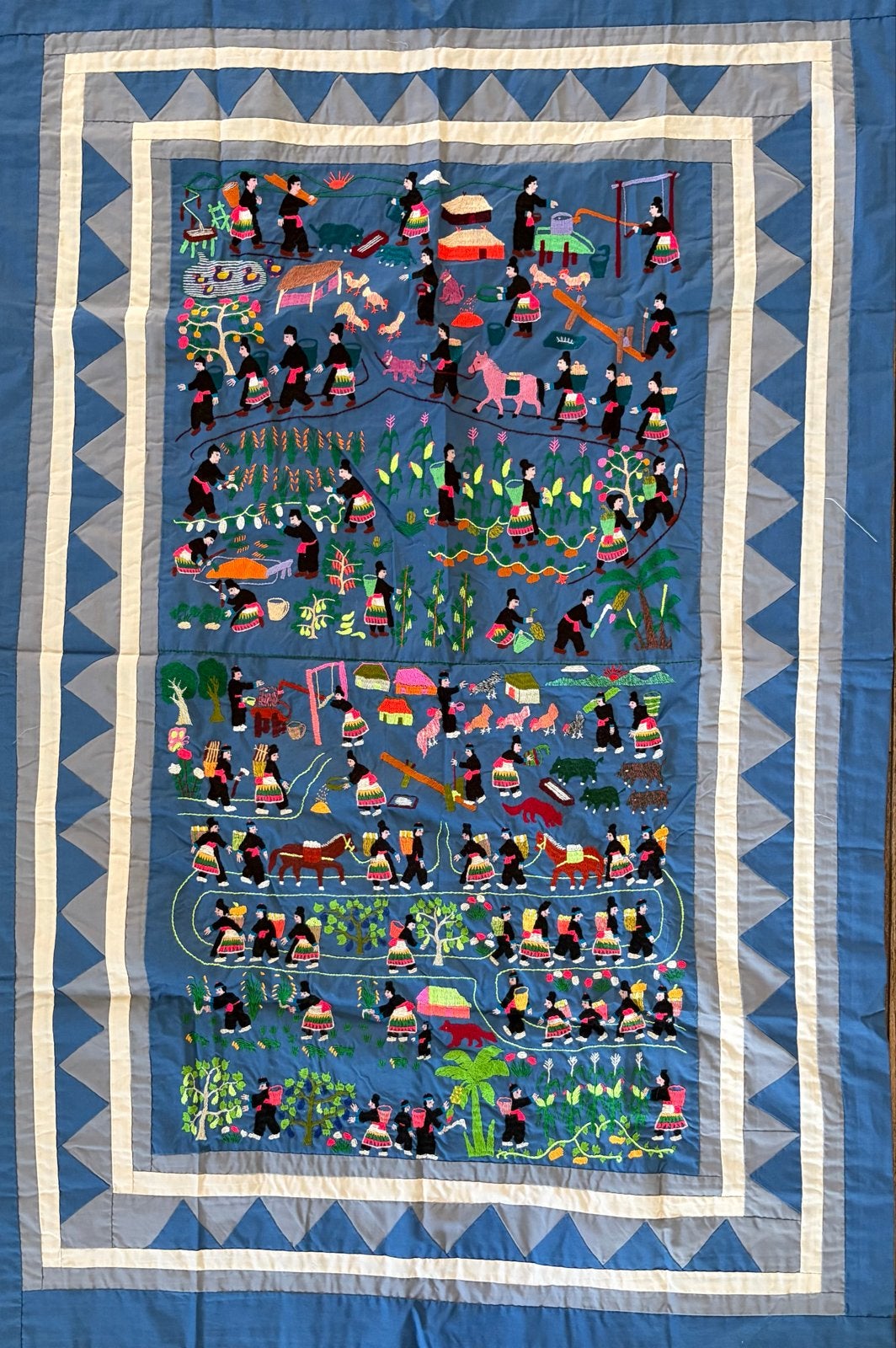 Handgeborduurde Hmong Quilt - Leven op het Platteland, Ophalen of Verzenden