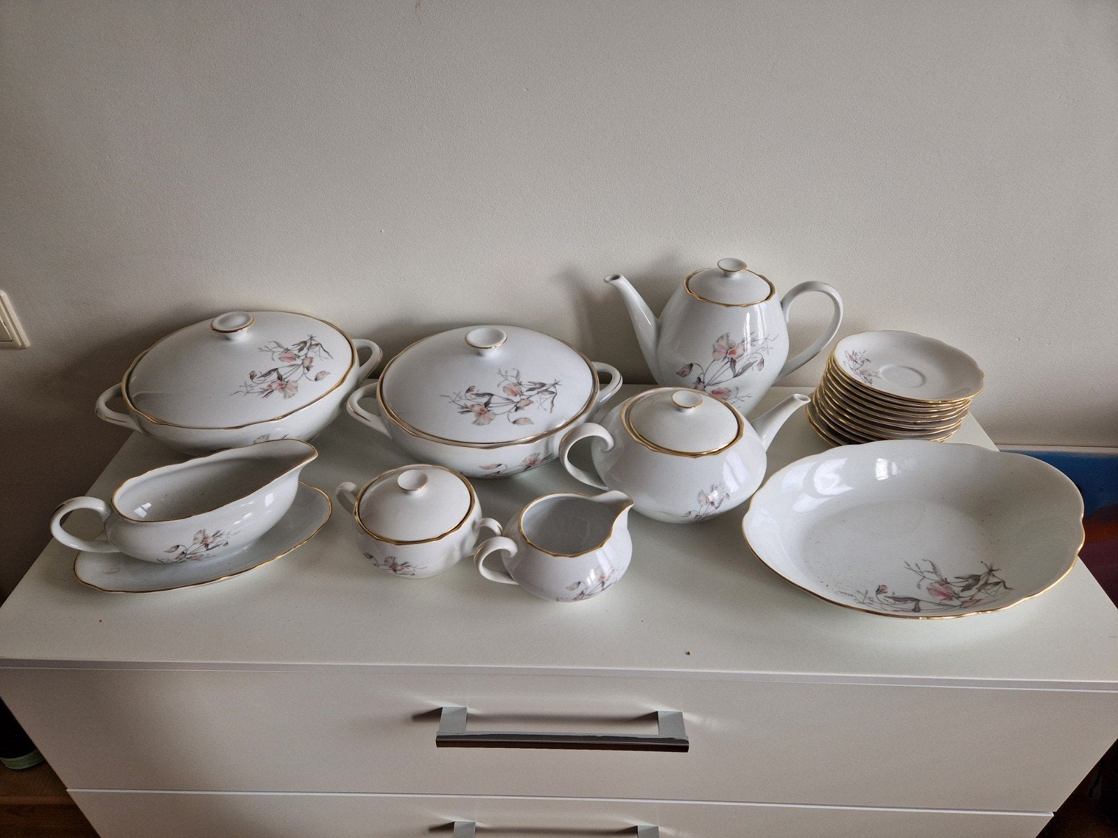 Servies Bohemia, Ophalen