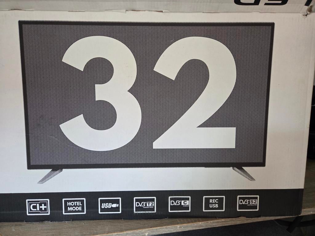 United 32 inch LED TV, LED, 50 Hz, HD Ready (720p), 80 tot 100 cm