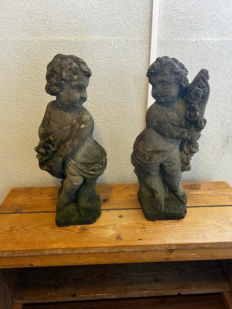 Set klassieke tuinbeelden (putti / engelen) - verweerd, Ophalen, Gebruikt, Beton, Engelenbeeld