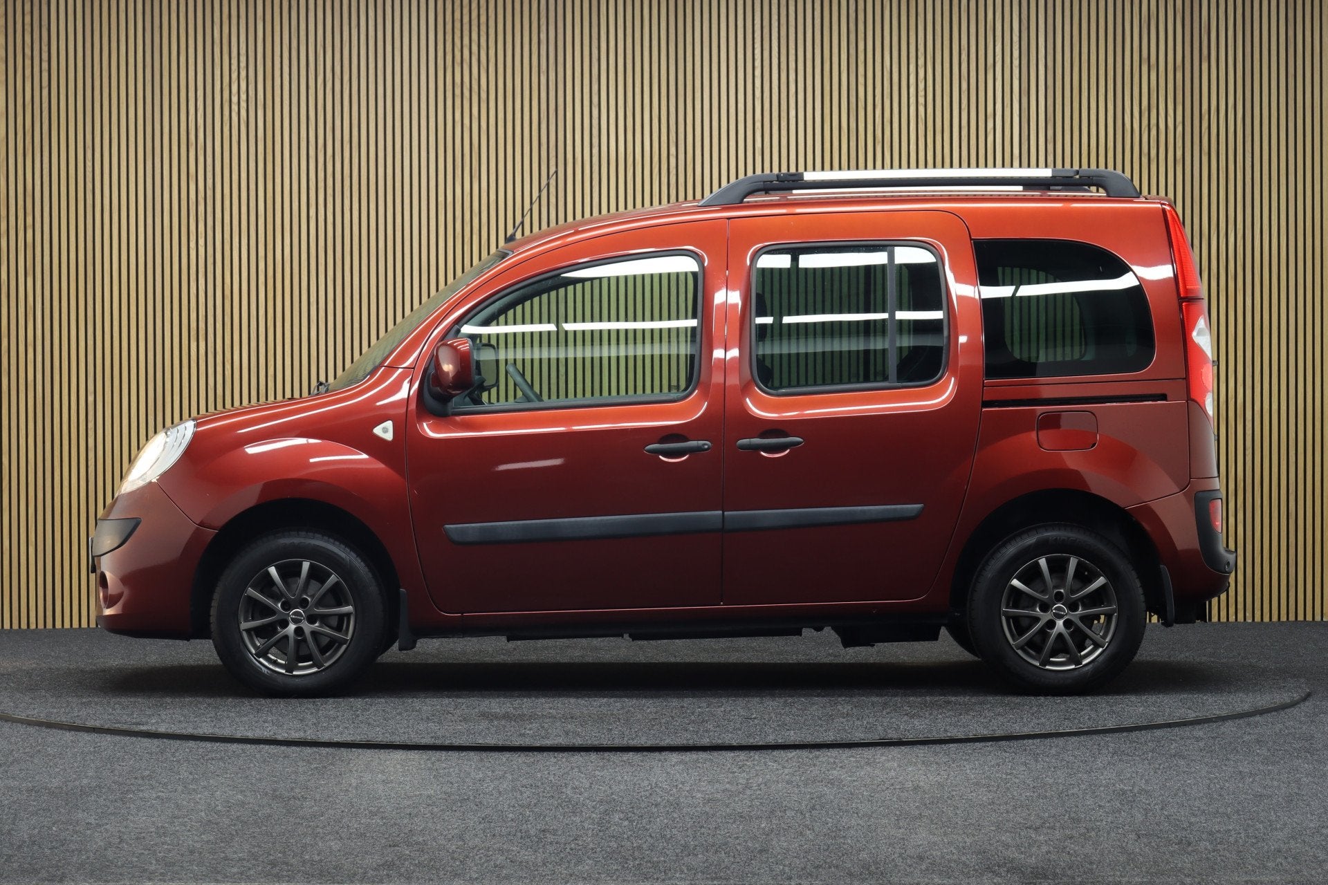Renault Kangoo Rolstoelauto 3+1 1.6-16V Privilège | Cruise-, Auto's, Stof, Gebruikt, 4 cilinders, Origineel Nederlands