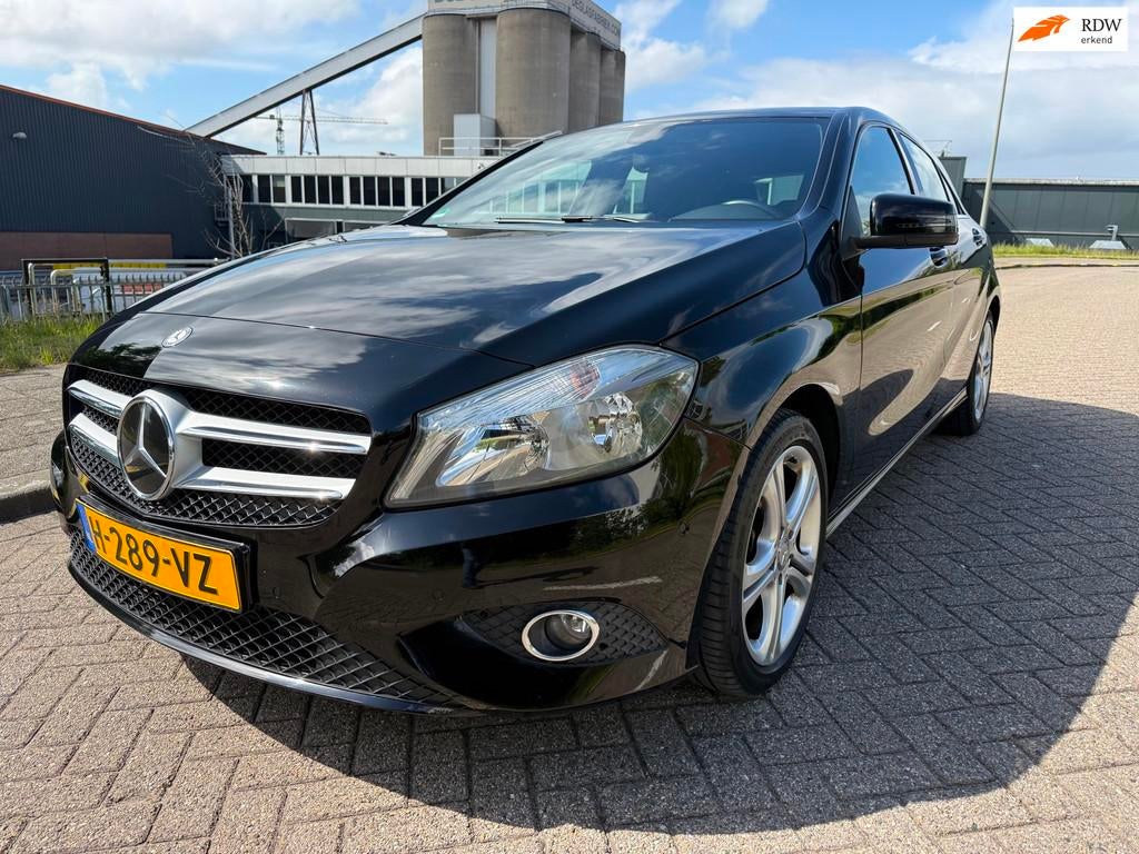 Mercedes-Benz A-klasse 180 Ambition_AIRCO_5 DEURS_NETTE AUTO, Voorwielaandrijving, Start-stop-systeem, Gebruikt, 4 cilinders