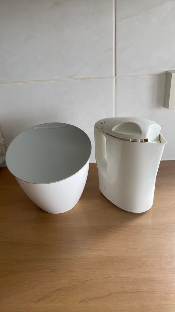 Camping tefal waterkoker en mepal prullenbakje, Ophalen of Verzenden