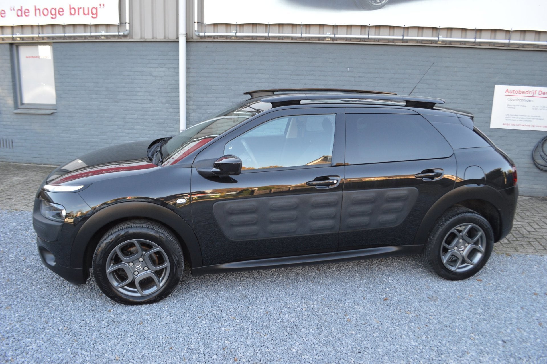 Citroen C4 Cactus 1.2 PureTech Shine Airco | Navi | Carplay, Auto's, Voorwielaandrijving, Dealer onderhouden, Stof, Gebruikt
