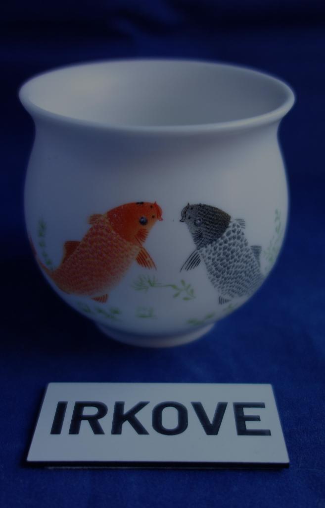 TWEE CHINEESJES EN EEN POTJE * Zotjes en Koi *, Verzenden, Zo goed als nieuw, Mens