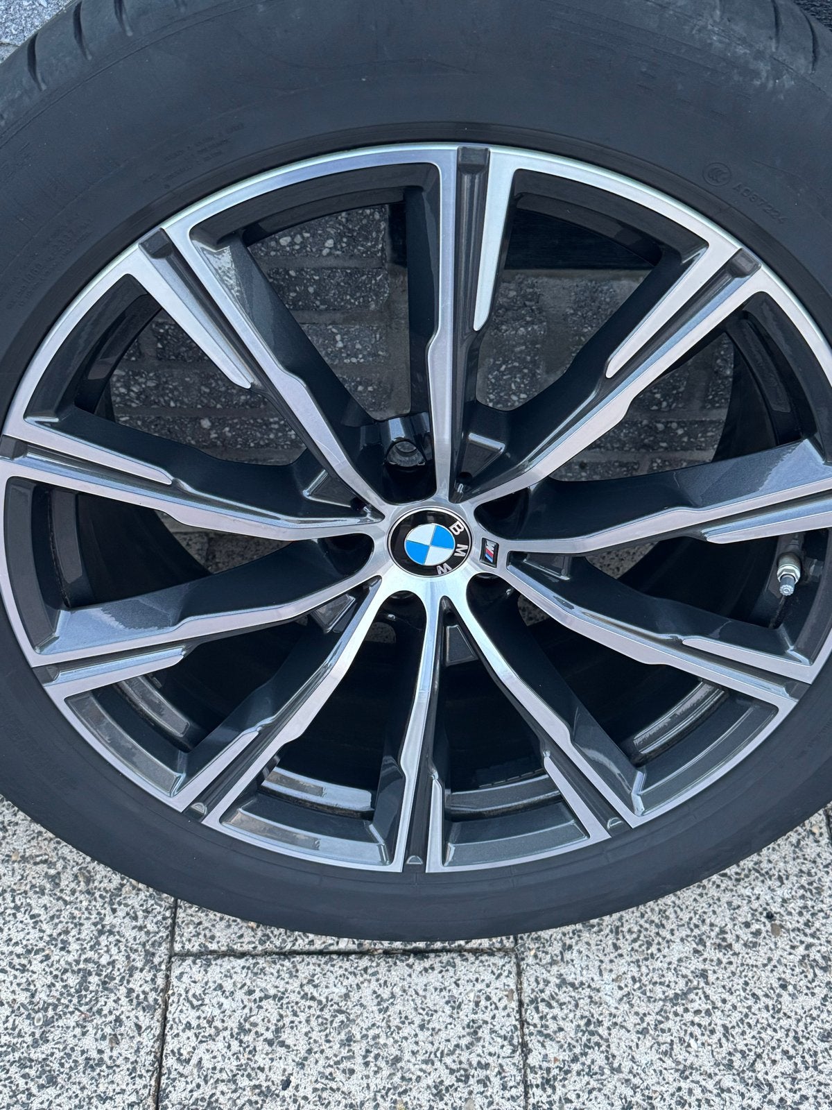 BMW 20 inch velgen met Pirelli zomerbanden en TMT sensoren, Auto-onderdelen, Banden en Velgen, Ophalen, Gebruikt, Banden en Velgen