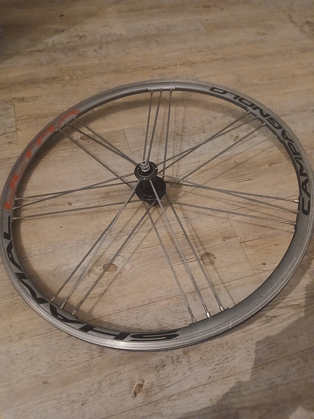 Hoogwaardig fietswiel met carbon naaf  - Zo goed als nieuw, Zo goed als nieuw, Racefiets, Carbon, Ophalen