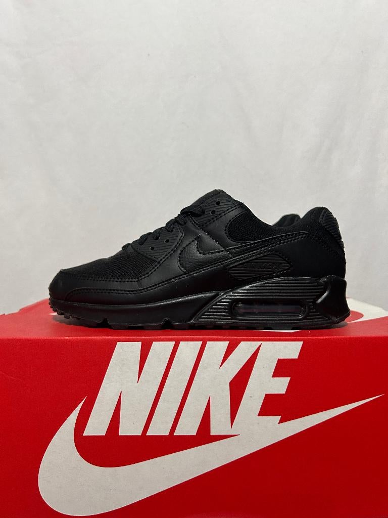 ALS NIEUW! Maat 40 - Nike Air Max 90 Triple Black, Kleding | Dames, Schoenen, Zo goed als nieuw, Sneakers of Gympen, Zwart, Verzenden