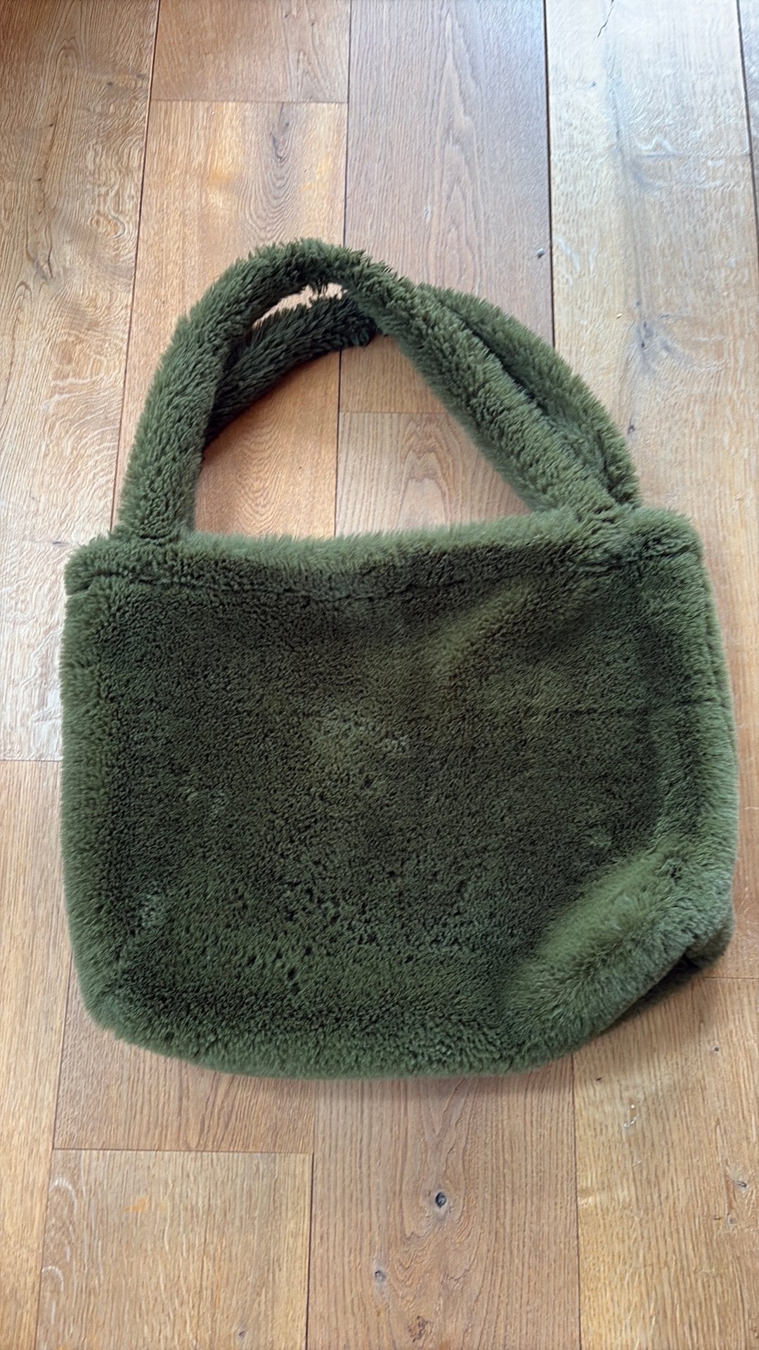 Groene pluizige teddy tas Studio Noos, Ophalen of Verzenden, Zo goed als nieuw, Schoudertas