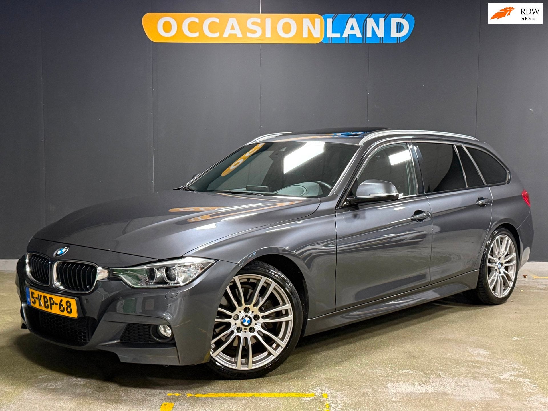BMW 3-serie Touring 328i Upgrade Edition M-Sport|PANO|HUD|BI, Auto's, BMW, Automaat, Gebruikt, Zwart, 4 cilinders