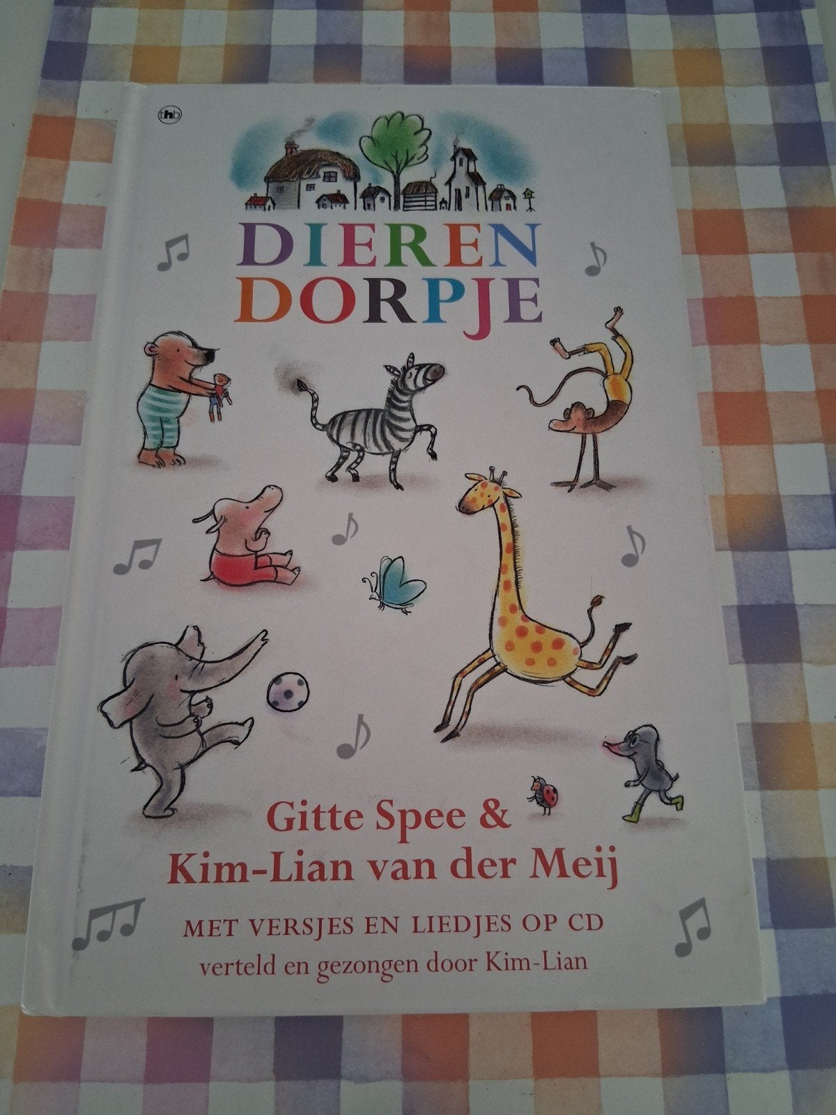 boek gitte spee & kim-liam van der meij - dierendorpje, Boeken, Ophalen of Verzenden, Gelezen
