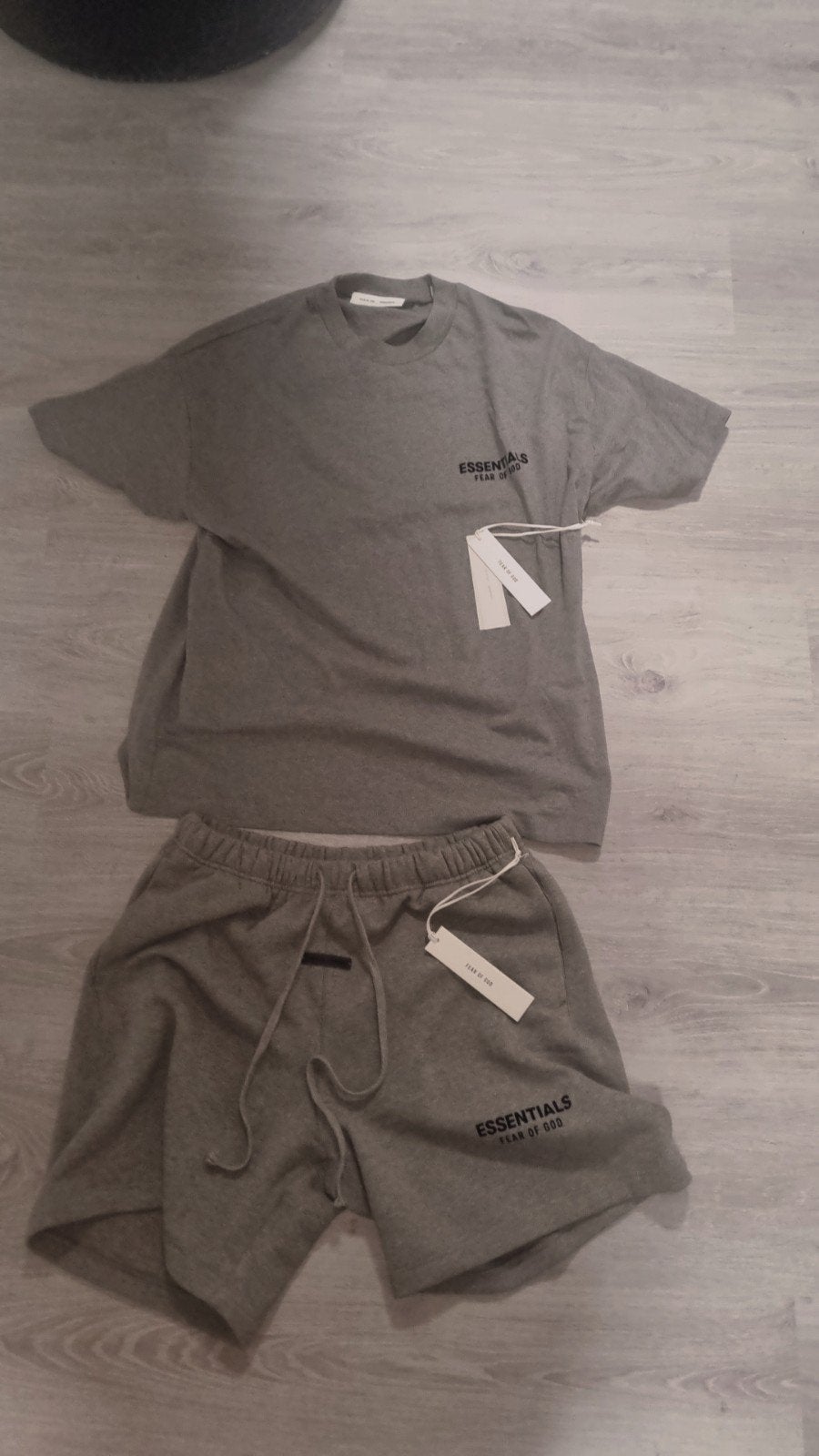 Essentials Fear of God T-shirt en korte broek set, Kleding | Heren, Broeken en Pantalons, Maat 48/50 (M), Nieuw, Ophalen of Verzenden