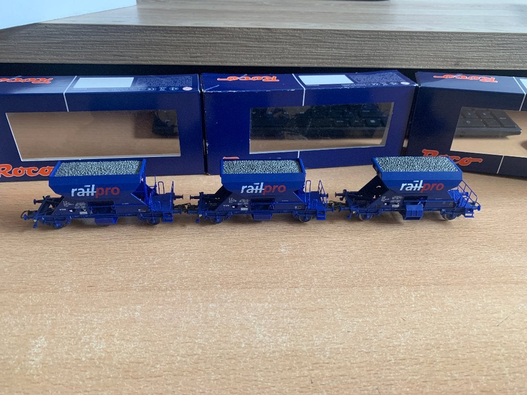 Roco  3 stuks  zelflossers  met uitneembare  lading, Gelijkstroom, Wagon, Ophalen of Verzenden, Zo goed als nieuw
