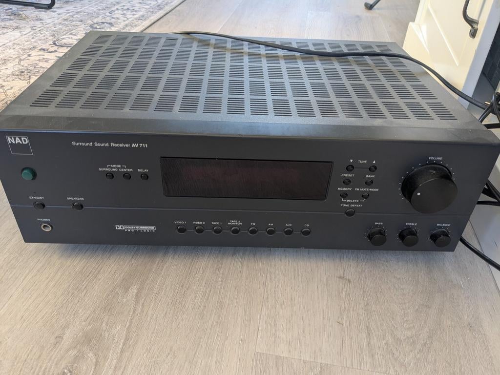 NAD AV 711 versterker, Audio, Tv en Foto, Ophalen of Verzenden, Gebruikt