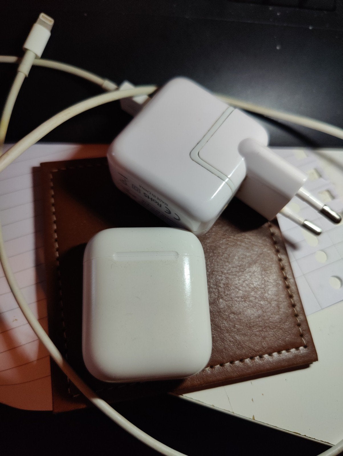Originele AirPods 1 met oplader - Links zachter geluid, Ophalen of Verzenden