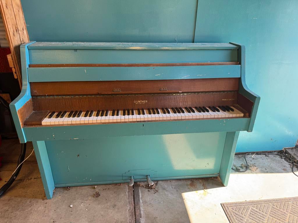 Gratis op te halen  piano turquase, Muziek en Instrumenten, Piano's, Ophalen of Verzenden, Gebruikt, Overige kleuren, Piano