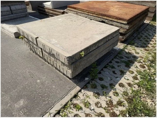 betonplaten gebruikt 135 x 135 x 12 cm met hijsvoorziening, Tuin en Terras, Tegels en Klinkers, Ophalen of Verzenden, Gebruikt