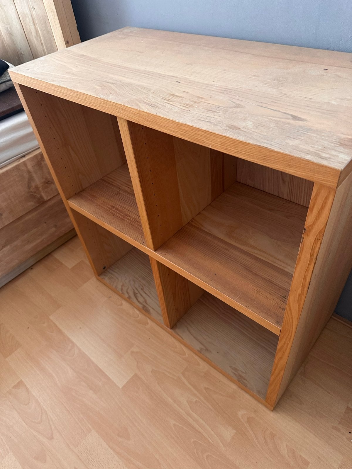 Houten kastje met open vakken, Ophalen, Met plank(en), Gebruikt, 50 tot 100 cm