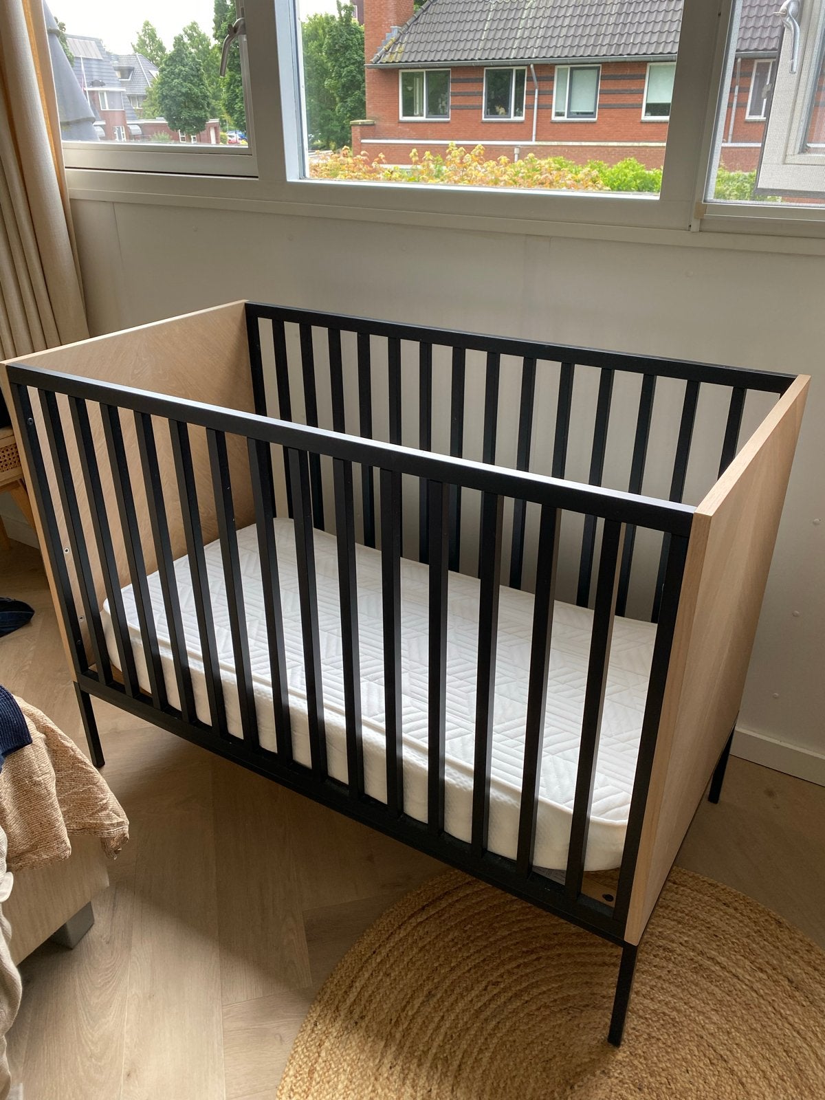 Kidsmill Ledikant +matras +aerosleep topper - goed als nieuw, Kinderen en Baby's, Ophalen, Zo goed als nieuw, Ledikant