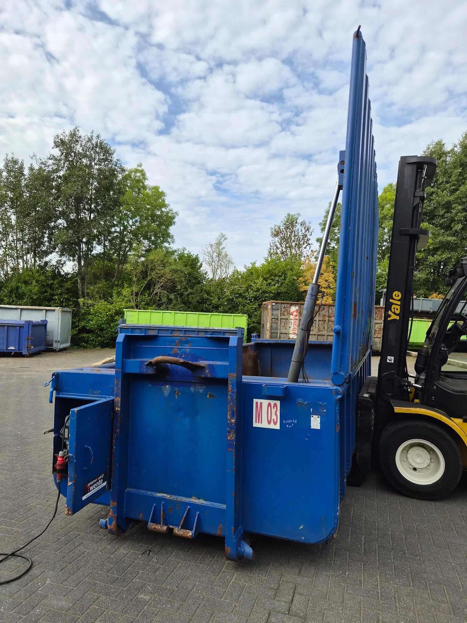 Container 14 M3 met deksel