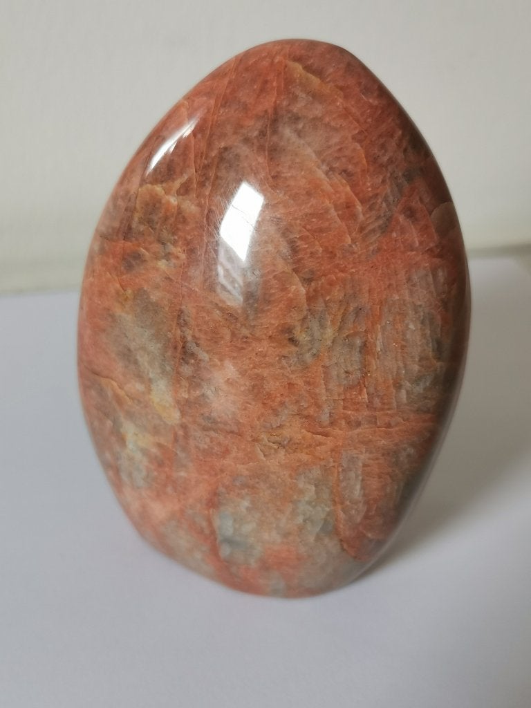 Perzik Maansteen sculptuur met flash 858 gram, Verzamelen, Ophalen of Verzenden, Mineraal