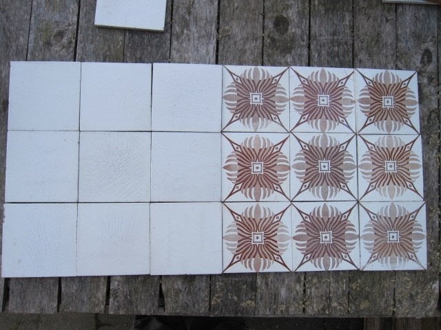 20 m2 antieke wandtegels 12x12cm roodbruin decor / wit, Ophalen
