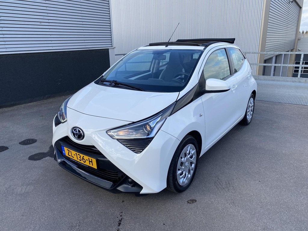 Toyota Aygo 1.0 VVT-i x-play Cabrio, Apple Carplay/Android A, Voorwielaandrijving, Stof, Gebruikt, Euro 6