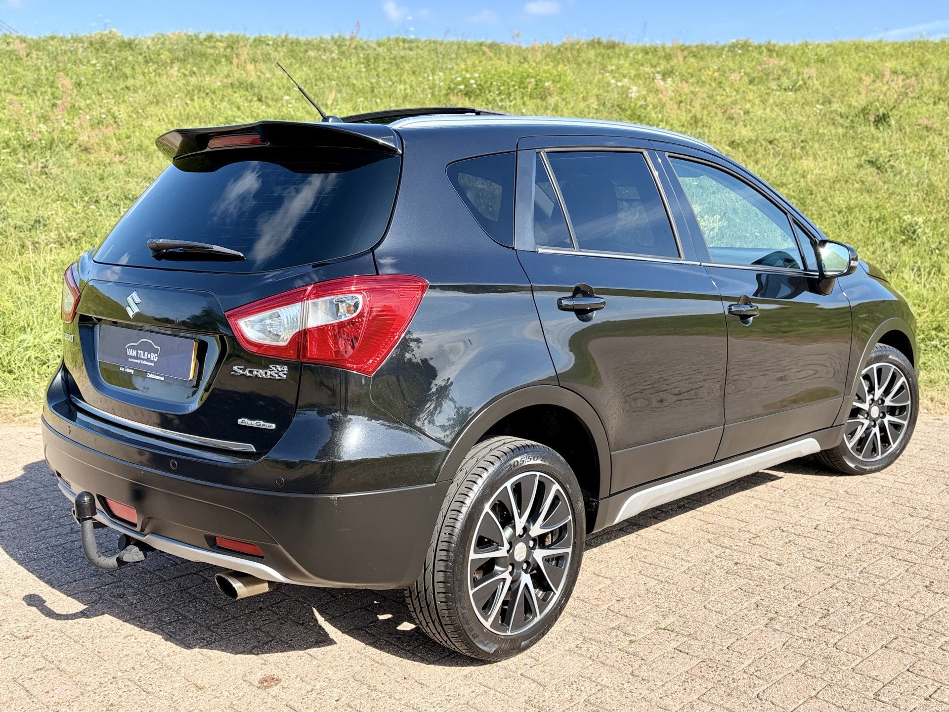 Suzuki S-Cross 1.6 High Executive AllGrip Panoramisch schuif, Auto's, Automaat, Gebruikt, 4 cilinders, 1165 kg